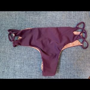 Acacia Molokini bottom in blackberry